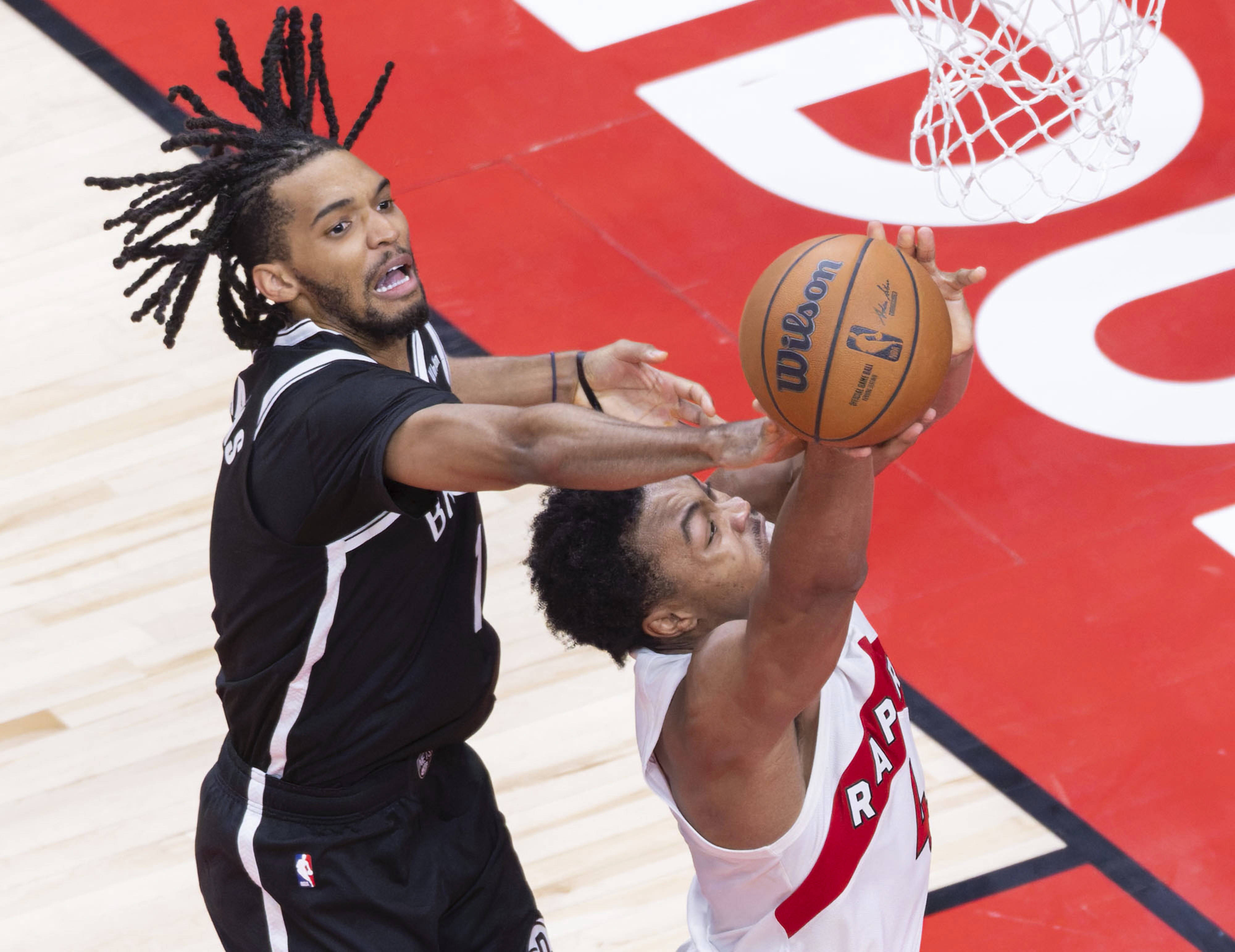 开云-赛地聚焦——NBA总决赛关键时刻热度飙升，多伦多猛龙防线松动，信心回归，训练强度明显提升