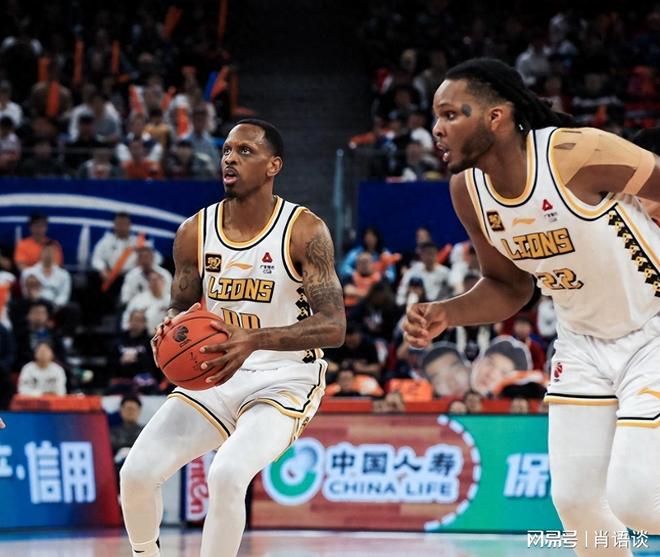 开云官网-包含关键时刻CBA季后赛传出新动向；密尔沃基雄鹿豪取连胜；管理层表态：压力陡增；资深球员宣示担当的词条