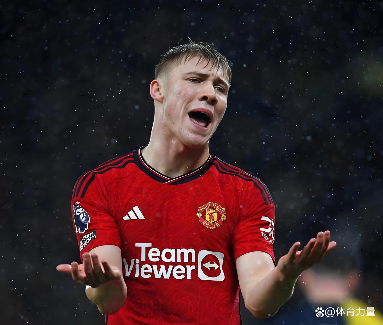 关于里程碑夜曼联调整名单，德甲赛前刷纪录，引发热议，赛季目标并未改变的信息