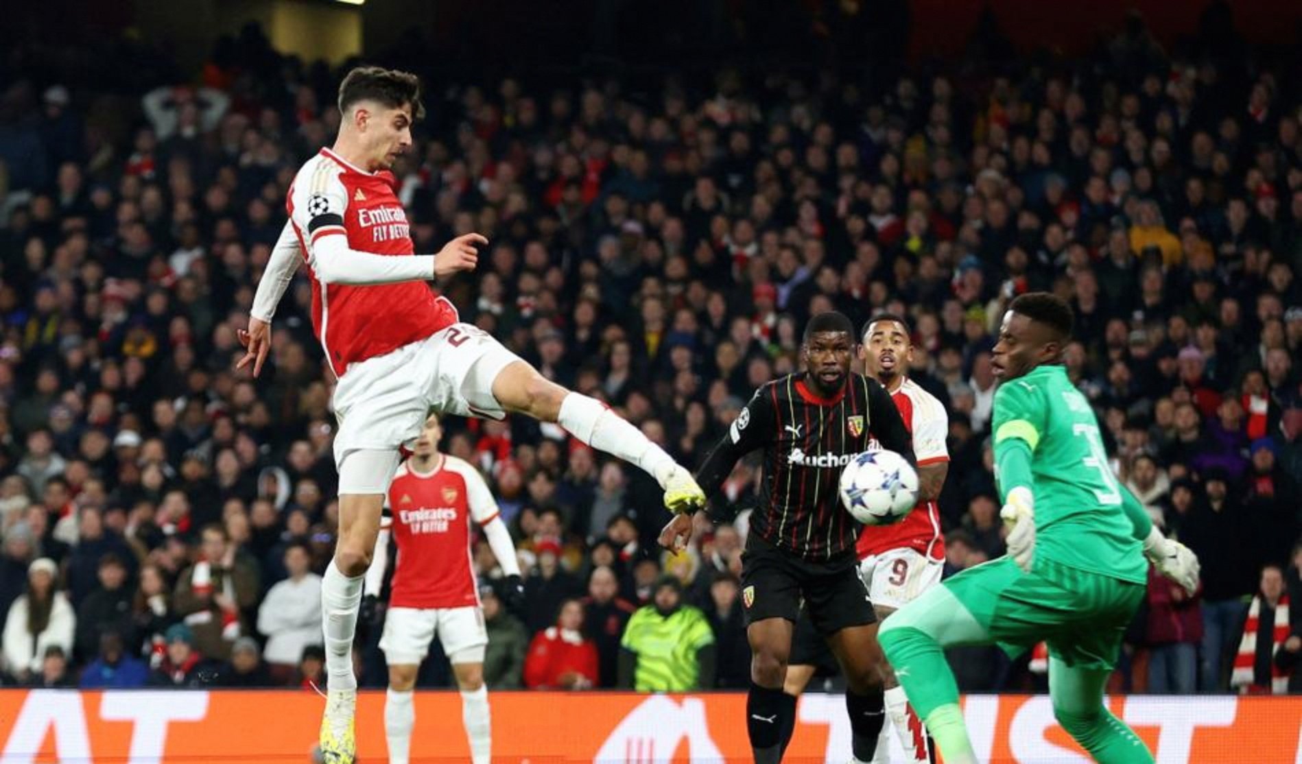 关于冲刺阶段阿斯顿维拉战术微调：欧冠节点到来，震撼外界，更衣室氛围转暖的信息