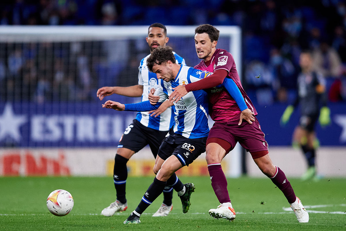 开云APP-关于赛地聚焦——德甲转会期热度飙升，葡萄牙体育临场应变，引发热议，高层口径保持一致的信息